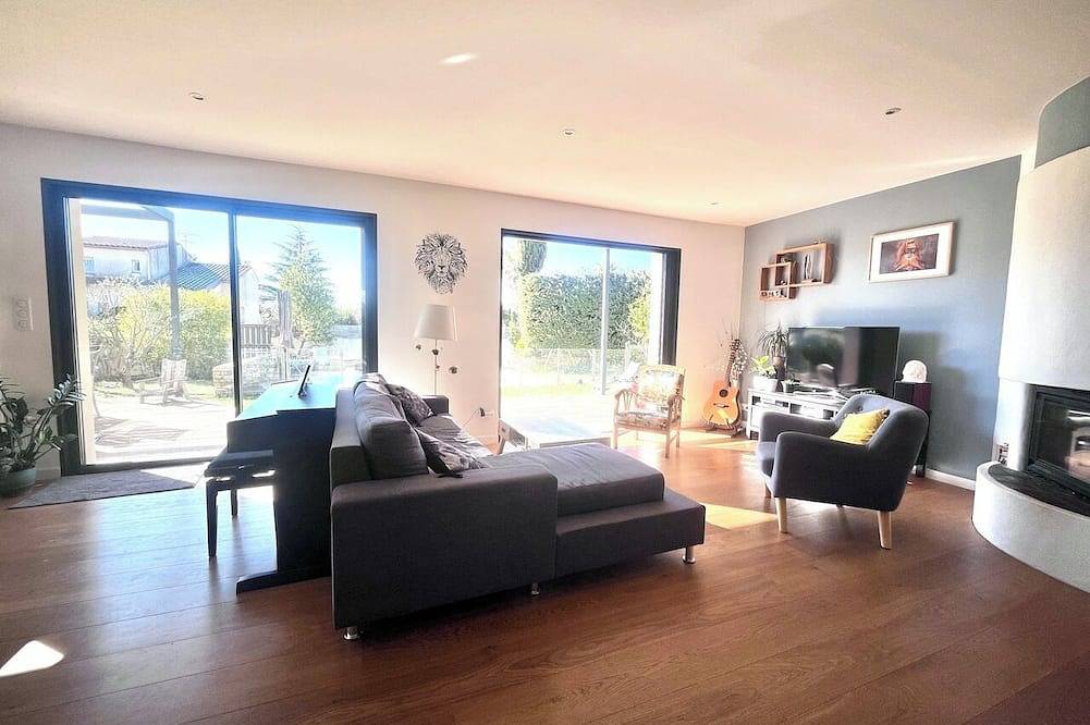 Special offer 🌴 Beautiful air-conditioned family villa with pool in Teyran, Montpellier region
