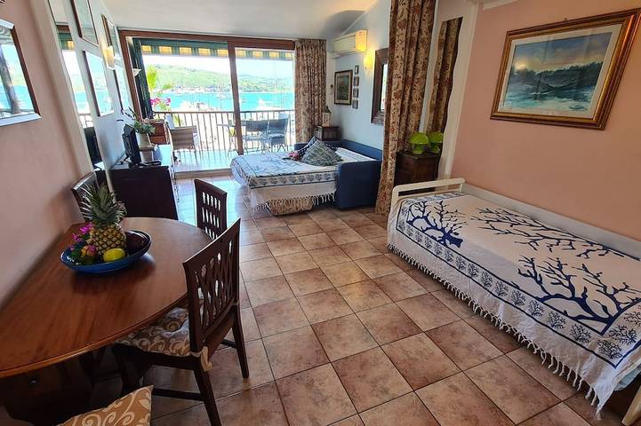 Appartamento intero, Porto azzurro delizioso appartamento con terrazzo sopra la spiaggia. in Porto Azzurro, Arcipelago Toscano