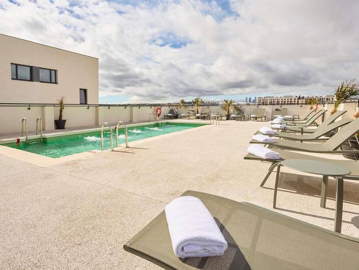 Hotel para 2 personas, con jardín y piscina, Se admiten mascotas - 1