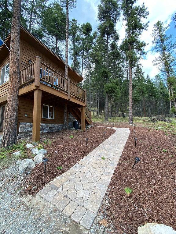 Log cabin for 2 people in Flathead Lake