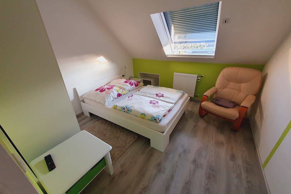 Ganze Wohnung, An der Kieler Förde in Kieler Förde, Kiel