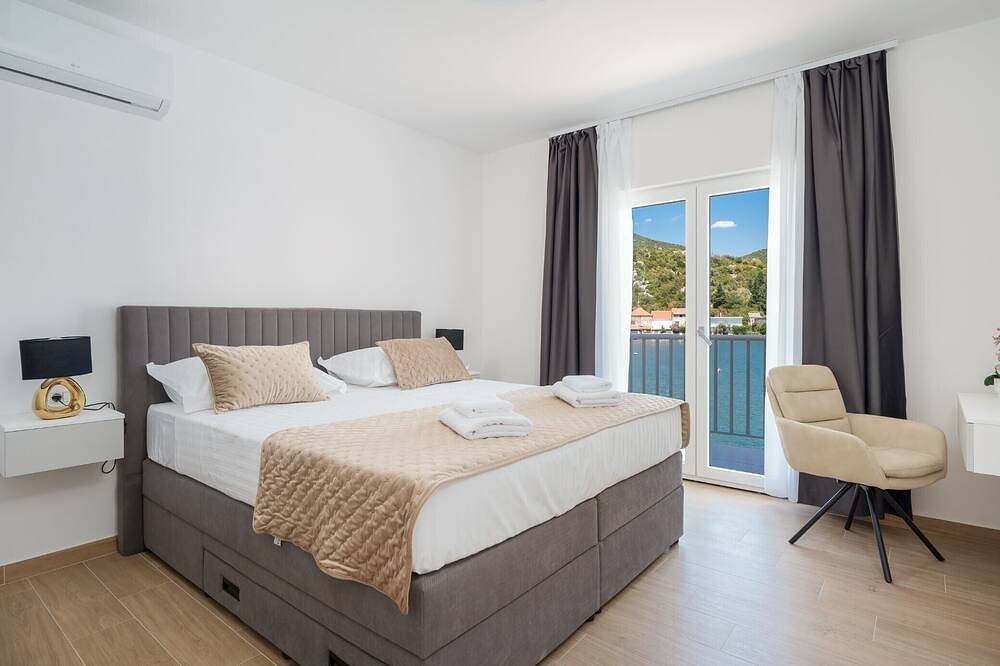 Villa Senka - Four Bedroom Villa in Rogotin, Dubrovnik-Neretva