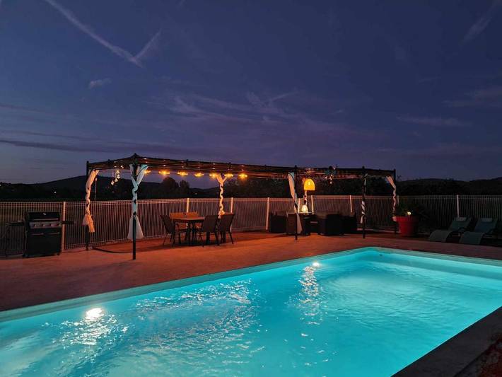 Gîte pour 4 personnes, avec vue et jardin ainsi que piscine et bassin pour enfant, adapté aux familles à Néoules - 3