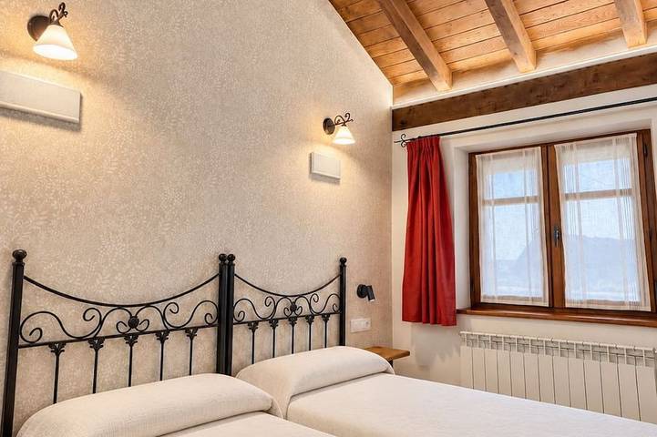 Casa Peña Prieta - V.R. El Canton in Vega de Liébana, Cordillera Cantábrica