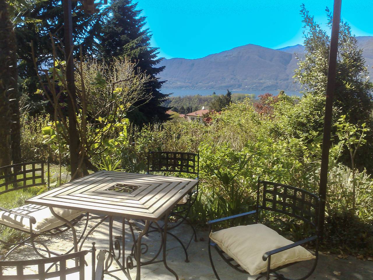Geheel appartement, Vakantieappartement voor 3 personen met uitzicht op het meer in Muceno, Porto Valtravaglia
