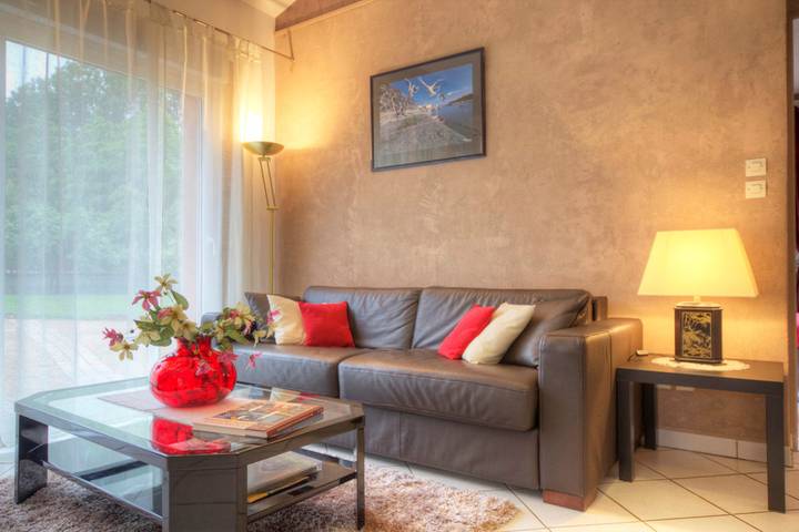 Gîte pour 4 personnes, avec jardin et terrasse dans l' Ain - 2