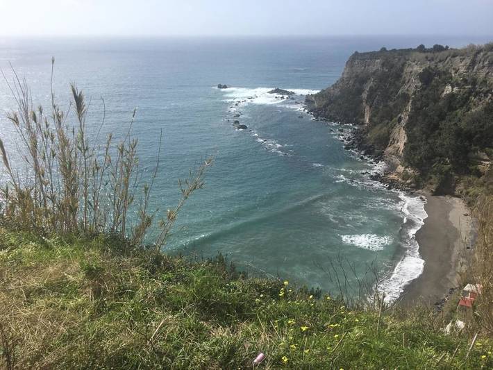 Location de vacances pour 13 personnes, avec jardin et vue dans Água de Alto