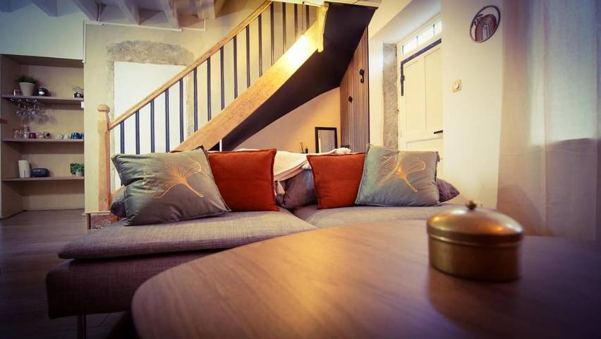 Gîte pour 4 personnes, avec jardin et terrasse, adapté aux familles à Saint-Romain-de-Jalionas