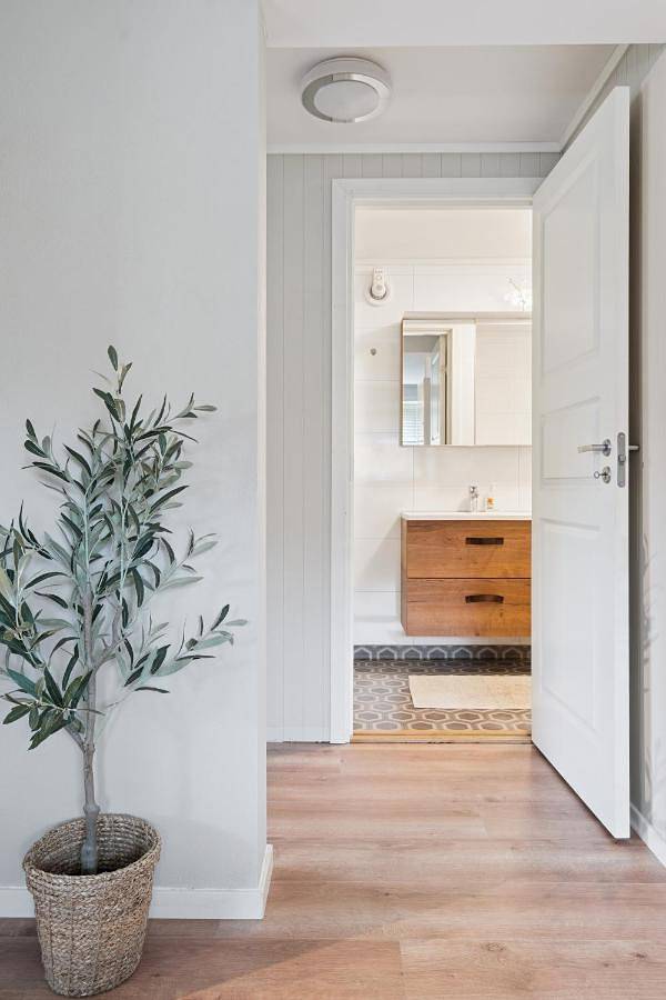 Ferienwohnung für 3 Personen, mit Terrasse und Garten in Leknes - 3