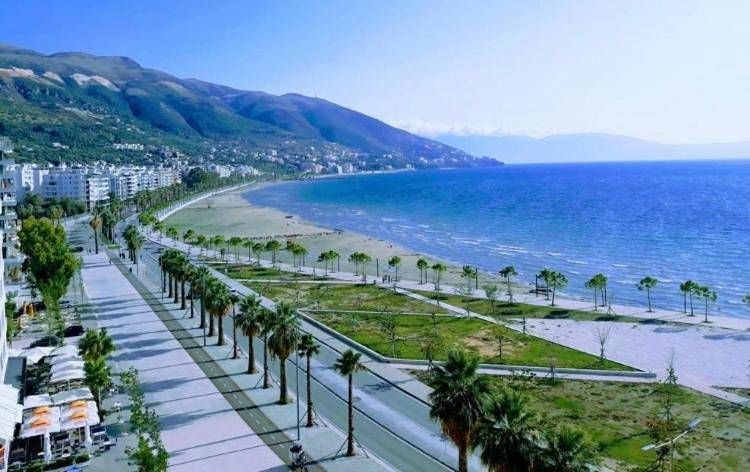 Apartamento de vacaciones para 7 personas, con vistas además de piscina y balcón, Familias con niños - 1