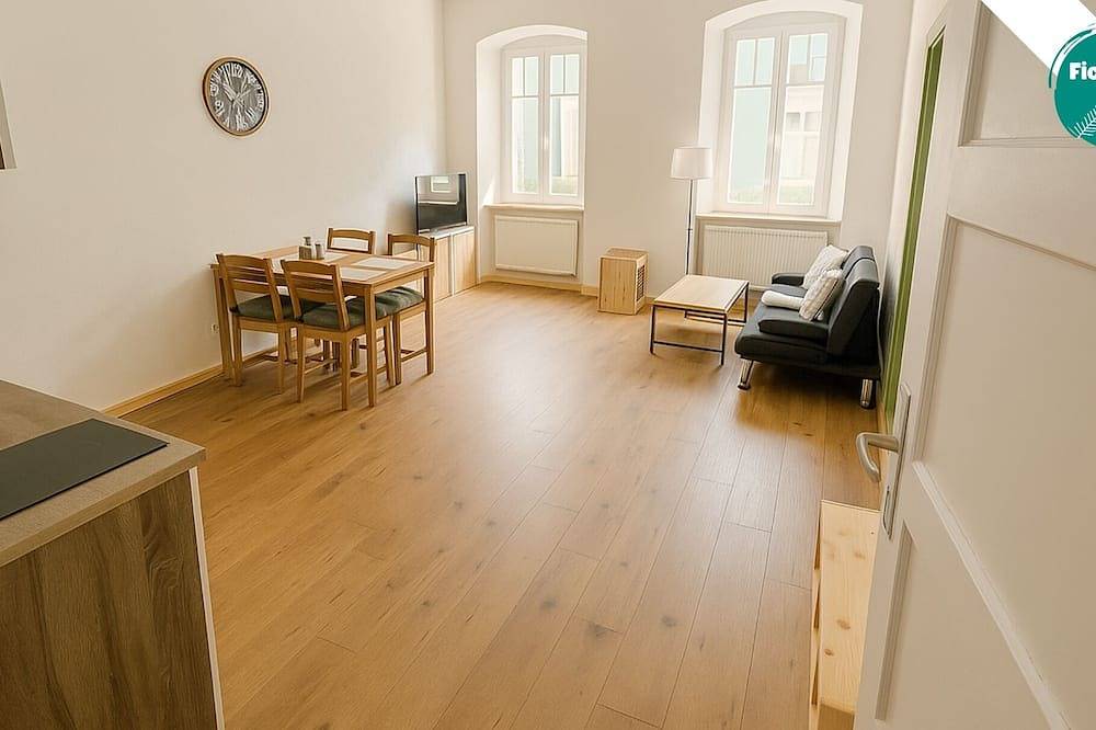 Ganze Wohnung, Fichtelzimmer - zentrale und moderne Ferienwohnung im Herzen von Wunsiedel in Wunsiedel, Oberfranken