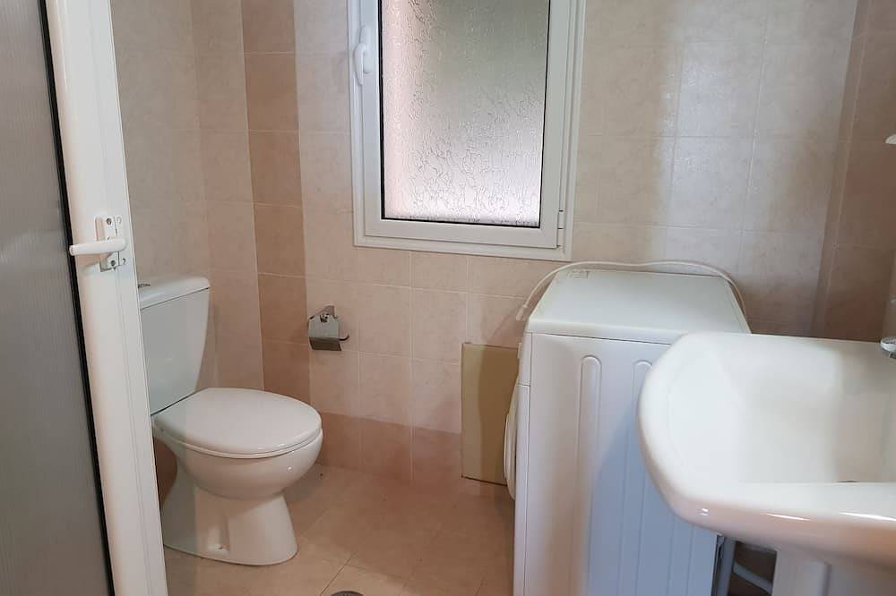 Ganze Wohnung, Sunrise 2 Apartment - Beautifully Located Air Conditioned Apartment Above Beach in Xiropigado, Kynouria