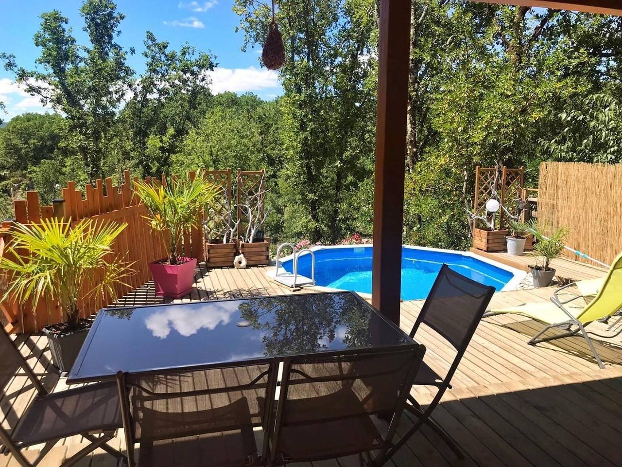 Chalet Matéo climatisé avec piscine privative in Saint-Alban-Auriolles, Ardèche