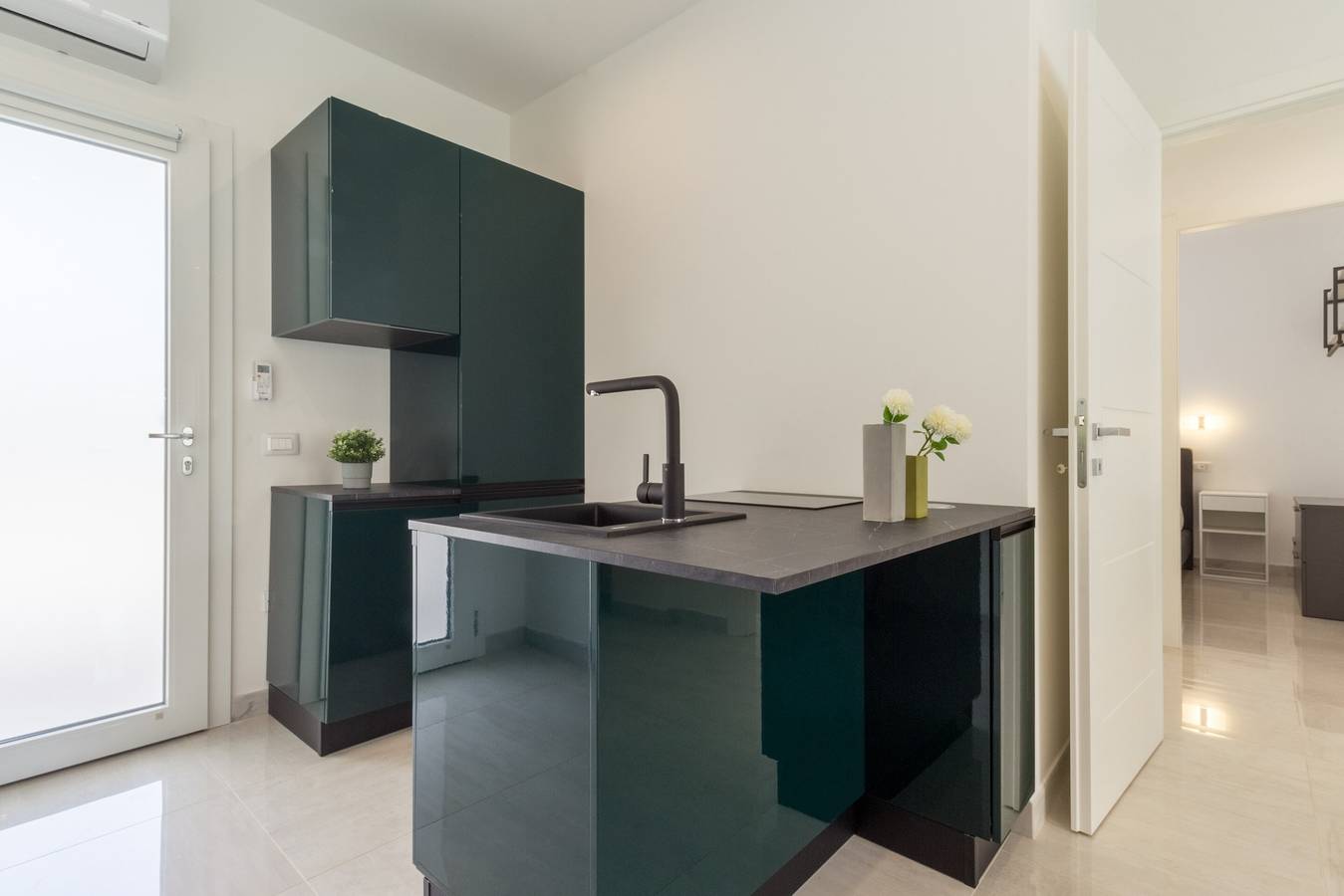 Apartamento entero, Apartamento "Residence Meridian Unità 1" Cerca de la playa con vistas a la montaña in Villa San Pietro, Provincia de Cagliari