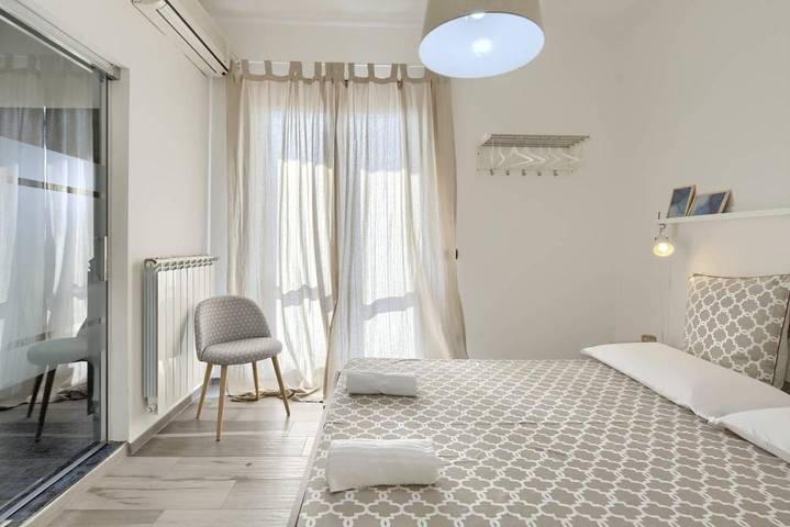 B&b per 2 persone, con panorama e giardino nonché balcone a Salerno