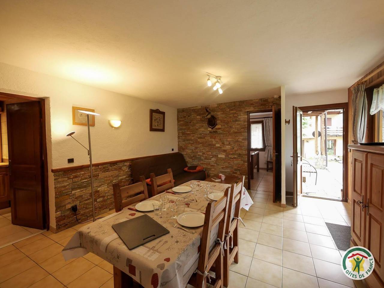 Acogedora casa rural cerca de remontes y estaciones de esquí | Aparcamiento, Calefacción, Internet in Abriès, Queyras