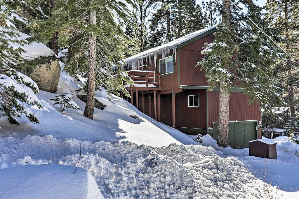 1 Mi to Heavenly Resort: Cozy Home w/ Deck! in Kingsbury, Heavenly