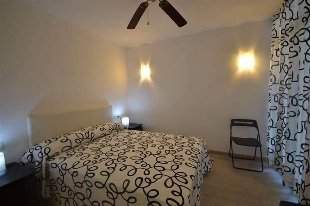 Entire apartment, Wonderful New Apartment Cala'N Bosch Menorca in Cala en Bosc, Ciutadella