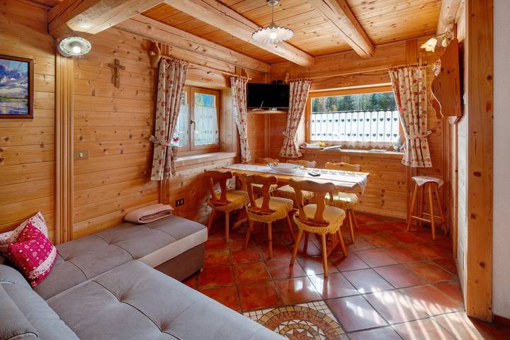 Appartamento intero, Appartamento 'Lastei' con vista sulle montagne, giardino in comune e Wi-Fi in Falcade, Dolomiti Superski