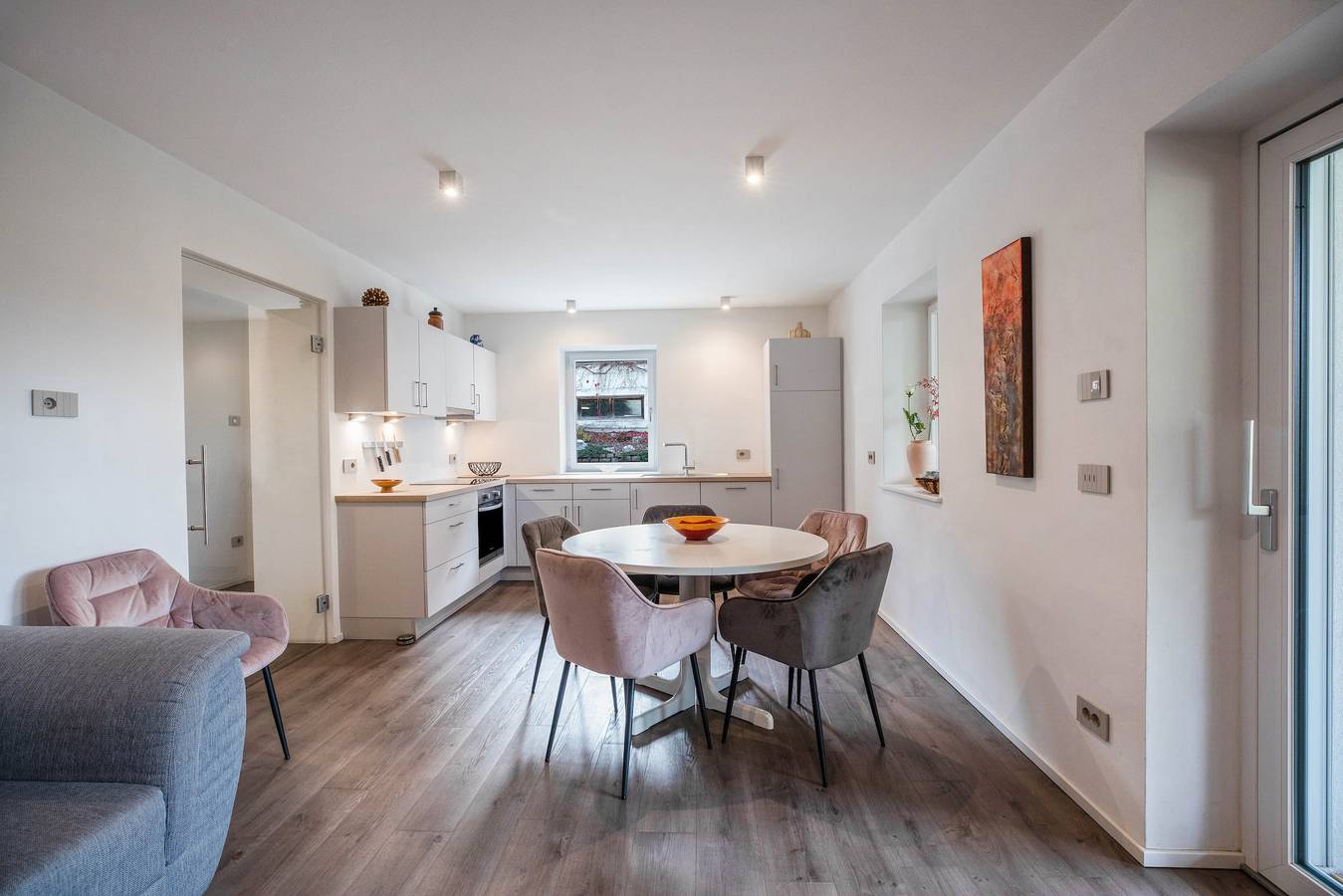 Appartamento intero, Appartamento 'Obkircher' con vista sulle montagne, terrazza, giardino e Wi-Fi in Nova Ponente (Bolzano), Nova Ponente