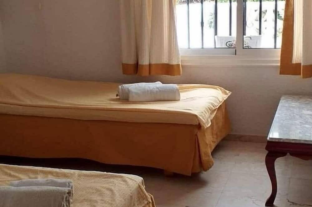 Apartment with big terrace,  sea view and great location in San Eugenio Alto, Adeje