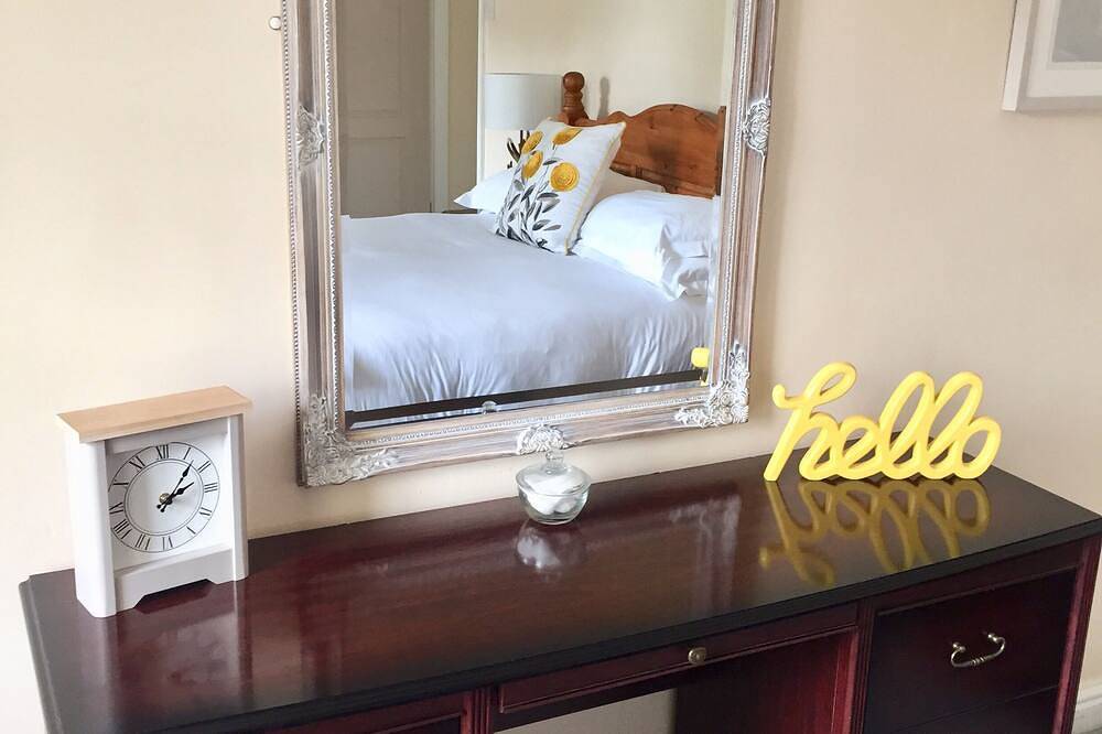 Beautiful, modern, pet friendly Grade 2 listed cottage 3 miles from Filey. in North Yorkshire
