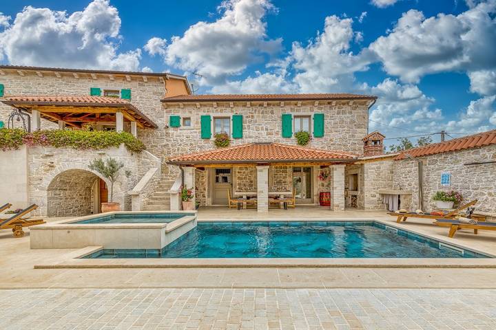 Villa pour 12 personnes, avec Balcon/Terrasse ainsi que Jardin et Piscine à Selina - 3