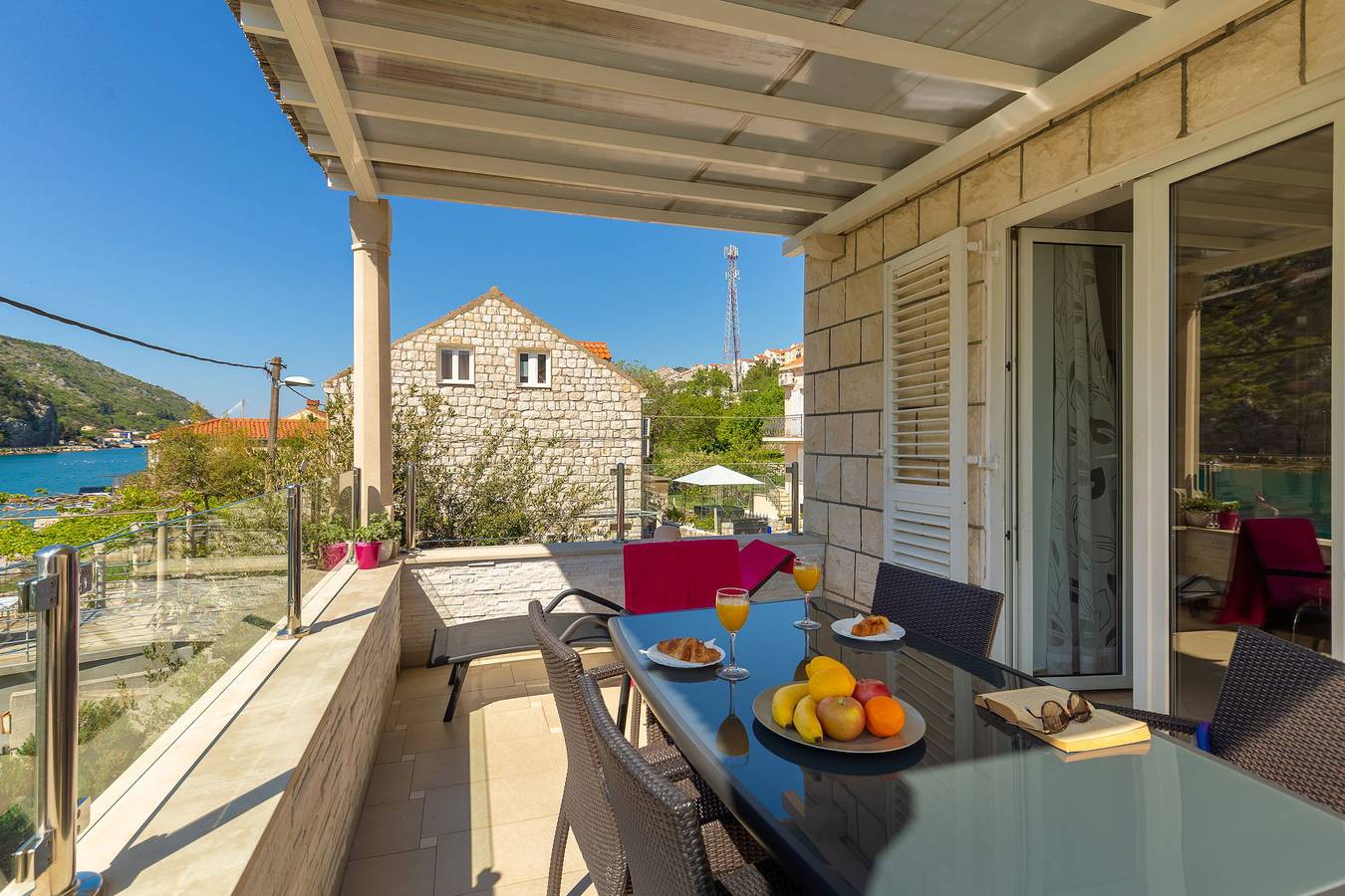 Ganze Wohnung, Ferienwohnung für 8 Personen mit Balkon in Mokosica, Dubrovnik-Neretva