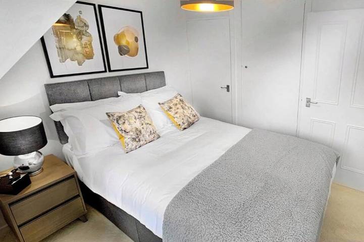 Entire apartment, Wokingham - Maisonette, Communal Garden in Wokingham, Berkshire