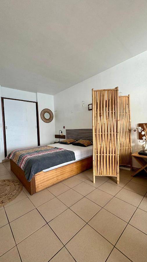 Gîte pour 4 personnes, avec terrasse et vue dans Plage des Roches Noires - 4