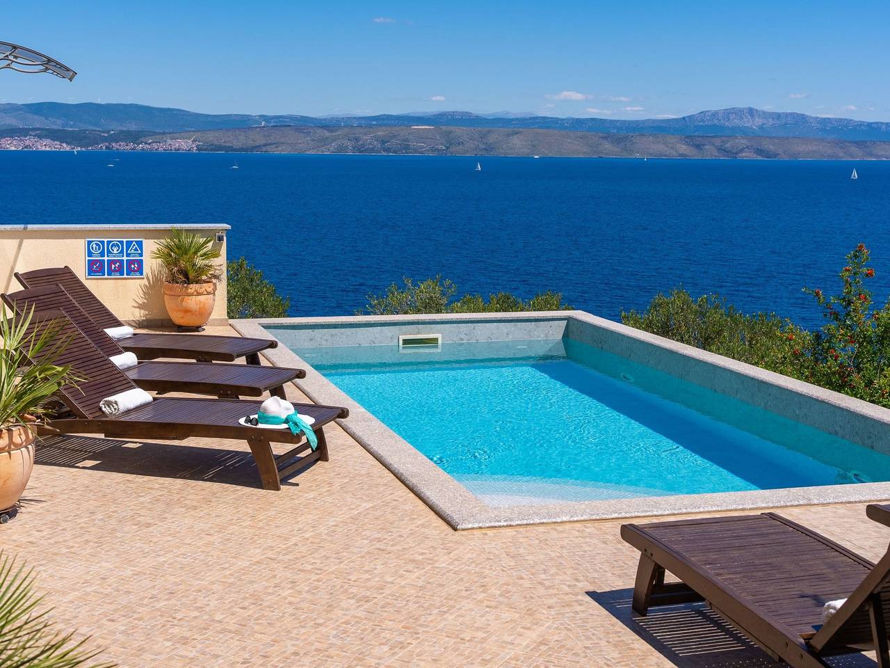 Vila Vita - 200m vom Strand mit beheiztem Pool in Grohote, Solta