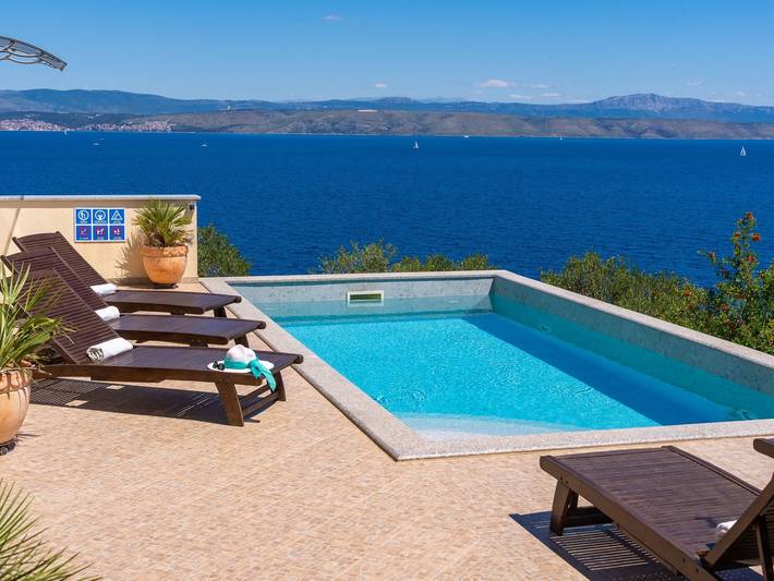 Vila Vita - 200m vom Strand mit beheiztem Pool in Solta