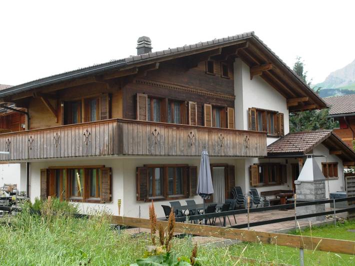 Hütte für 8 Personen, mit Balkon und Garten in Adelboden