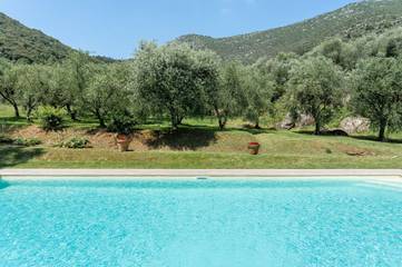 Vacation Rental for 10 Guests in Lucca, Lucca Province, Picture 3