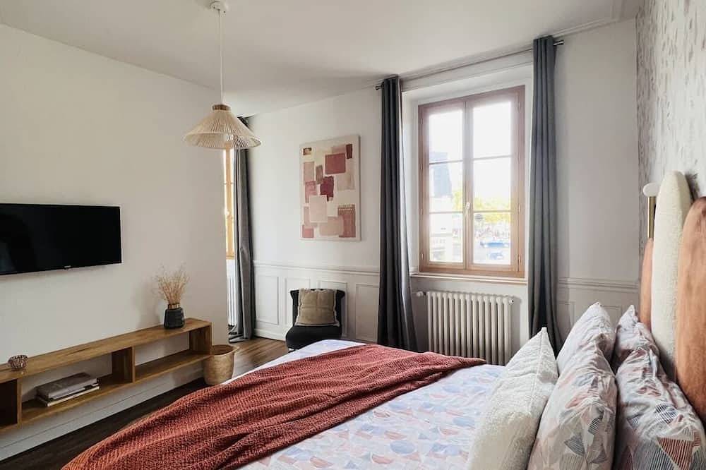 Appartement entier, Au Davout (plein centre ville-parking privé, sécurisé) in Auxerre, Région d'Auxerre