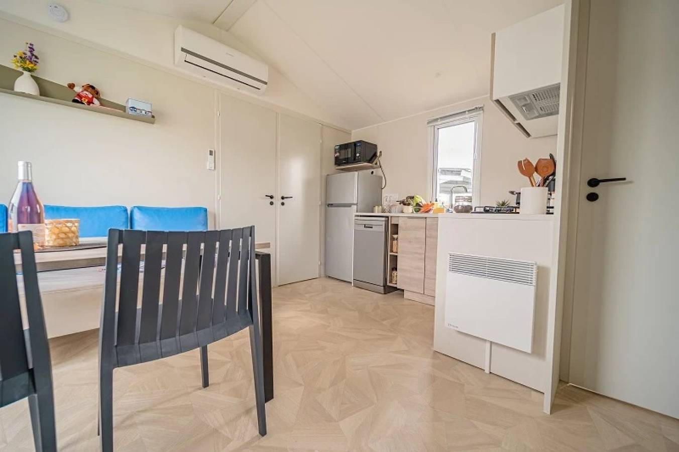 Zecamping 5 étoiles 1km plage espace aquatique locatif Tv Bbq 23m2 in Brem-sur-Mer, Valle del Loira