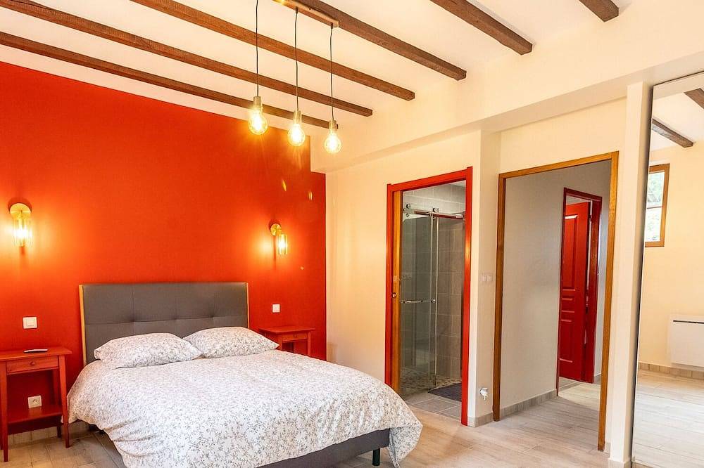 Ganze Wohnung, La Buanderie - Large two-bedroom apartment, luxurious appointments! in Jonzac, Jonzac und Umgebung