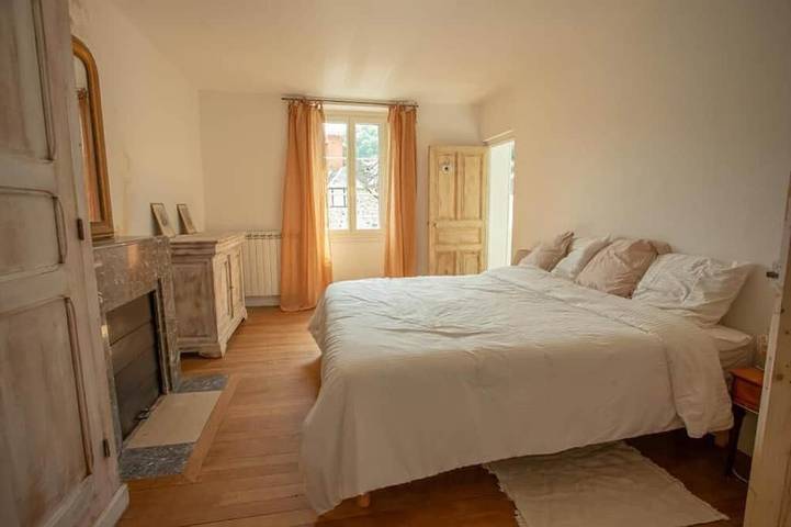 Maison Estagnole in Estaing (Aveyron), Parc naturel régional de l'Aubrac