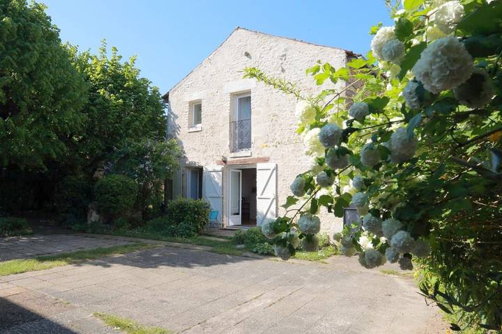 Gîte pour 4 personnes, avec vue et jardin, animaux acceptés dans Latillé