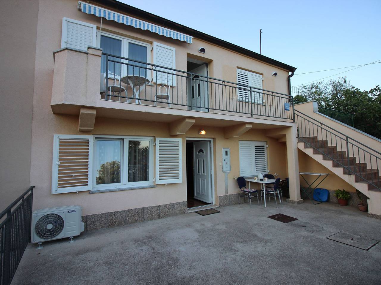 Ganze Wohnung, Am schönen Kieselstrand. in Povile, Primorje-Gorski Kotar