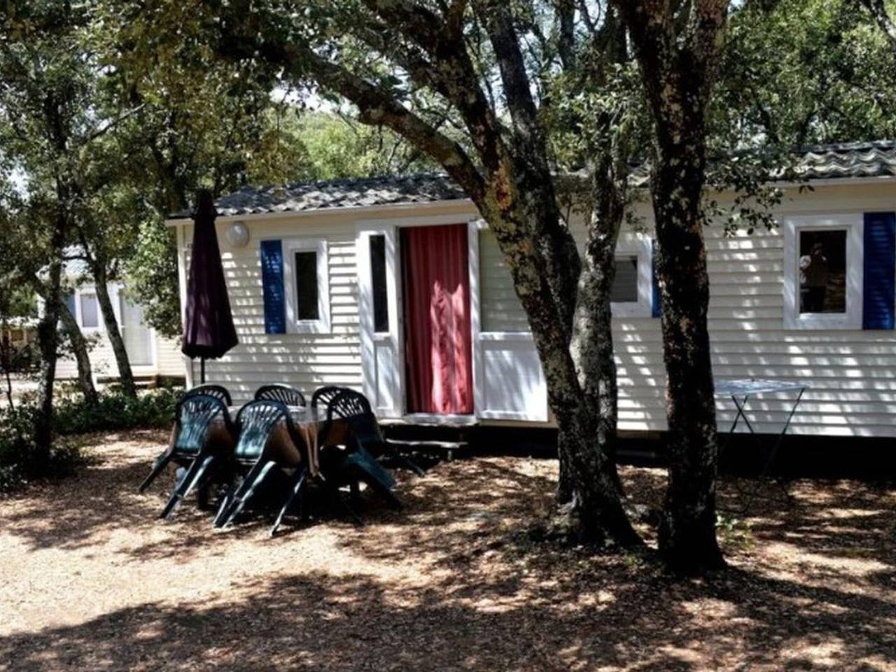 Mobile Home in Junas, 24m², 2 Bedrooms, Private Garden in Junas, Nimes region