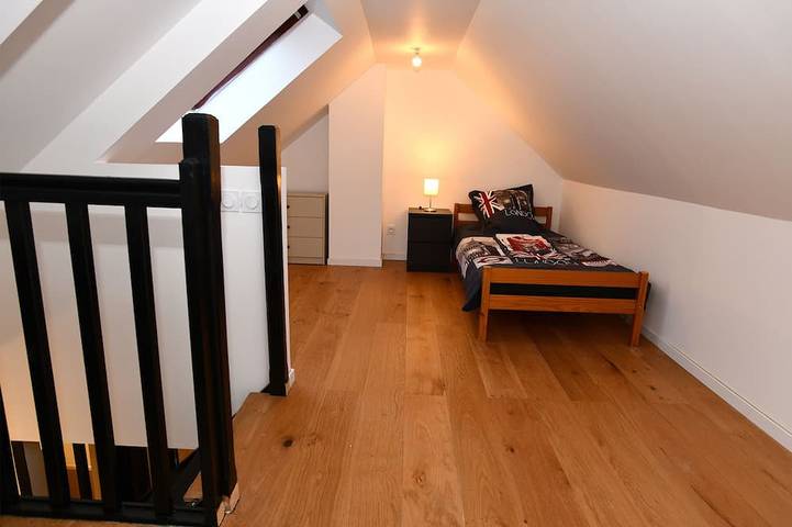 La maison penchée avec jacuzzi privé in Rosny-sous-Bois, Seine-Saint-Denis