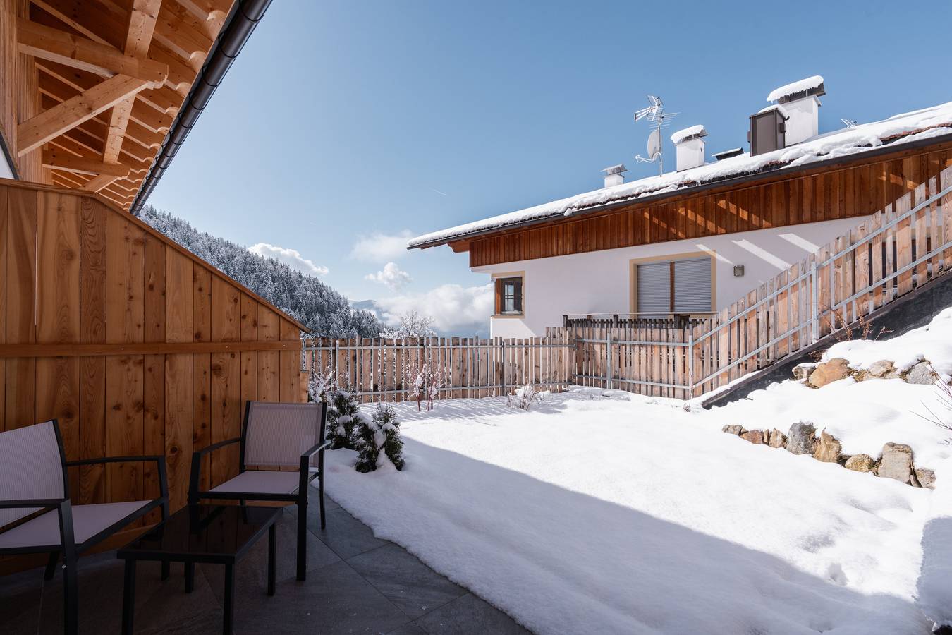 Appartement entier, Appartement 'Huberhof Arnika' avec vue sur les montagnes, terrasse privée et Wi-Fi in Gais, Kronplatz