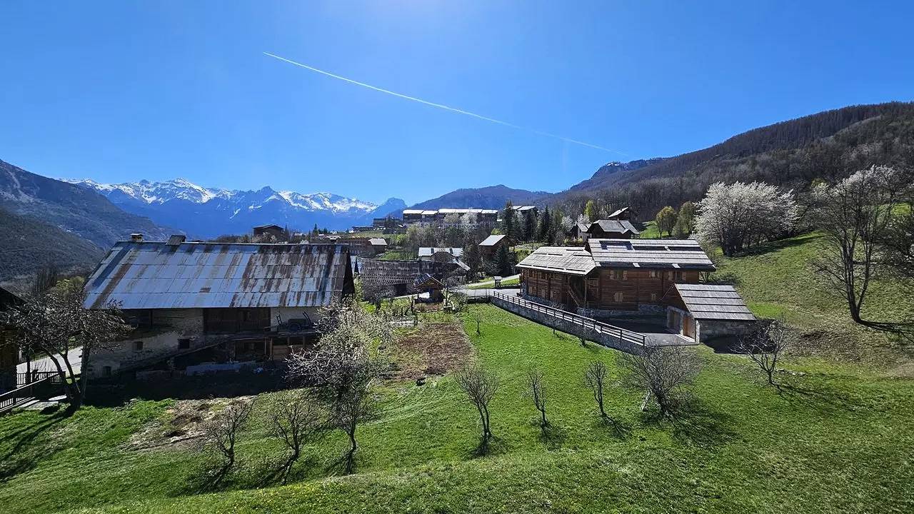 Ganze Wohnung, Pleasant Apartment Crossing 6 Personen mit Balkon in Puy-Saint-Vincent, Nationalpark Écrins