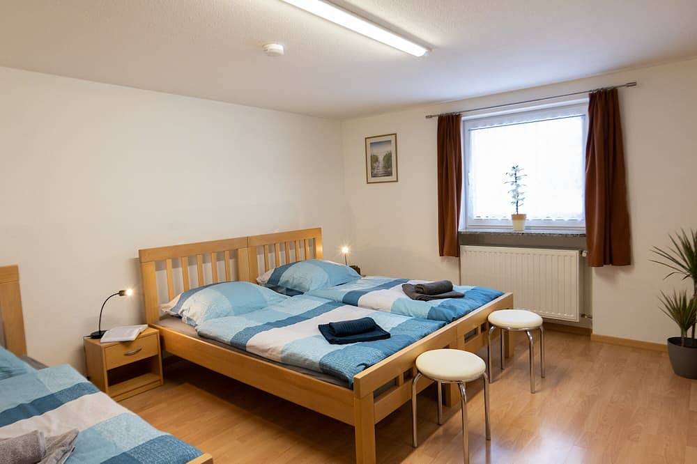 Ganze Wohnung, Ferienwohnung \"am Bach\" in Bayern ganz oben in Oberkotzau, Landkreis Hof