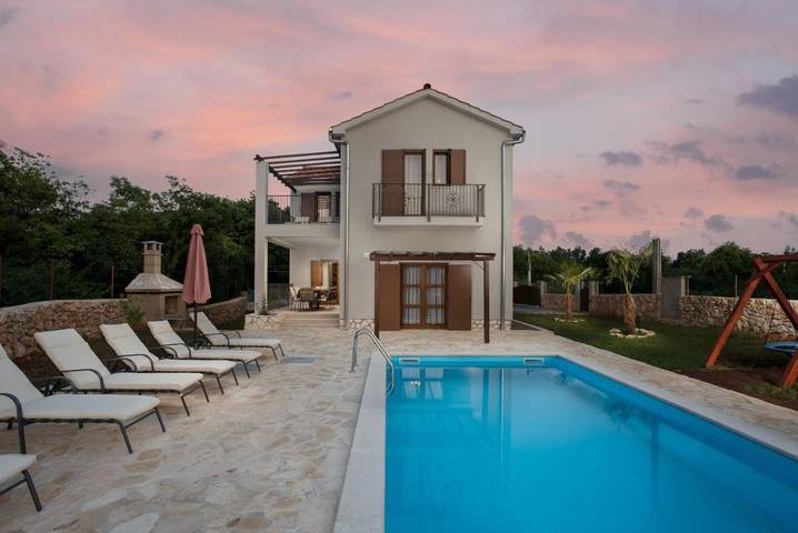 Villa für 8 Personen, mit Sauna und Pool sowie Whirlpool und Garten - 1