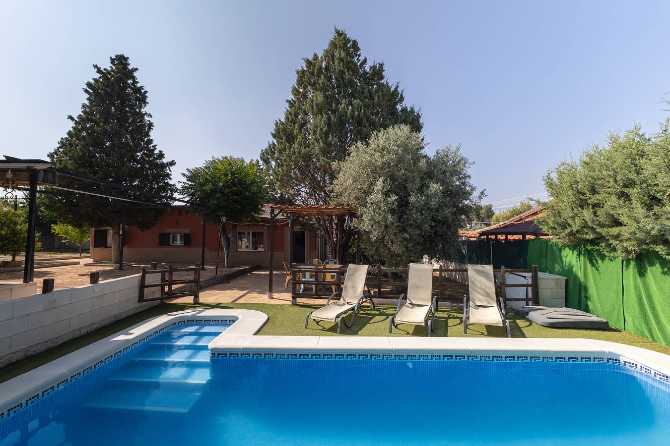 Ferienhaus 'Casa Fina' mit privatem Pool, Gemeinschaftsterrasse und Wi-Fi in Alarilla, Fuentidueña de Tajo