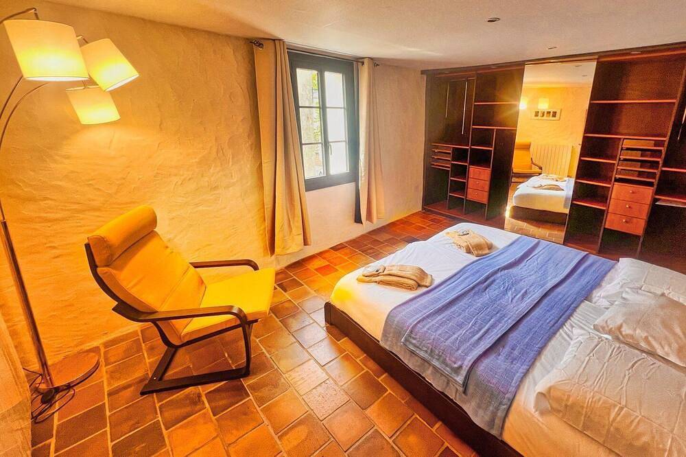 Ptit Coin Paradis – Prestige, Pool & Jacuzzi in Saint-Hippolyte-de-Montaigu, Nimes und Umgebung