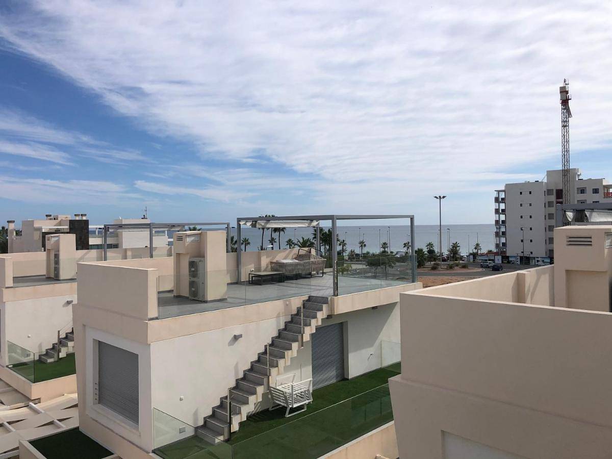Modern villa with pool jacuzzi and sea view in Pueblo Latino, Pilar de la Horadada