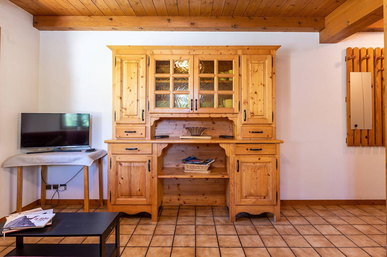 Apartamento entero, Apartamento 'L'Écureuil, Piscine Et Aire De Jeux' con vistas a la montaña, terraza privada y Wi-Fi in Crest-Voland, Albertville region